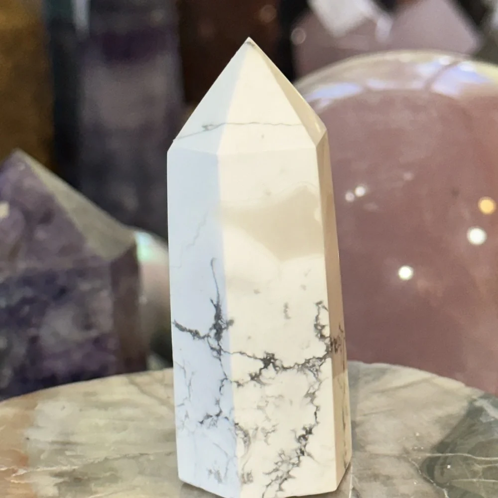 🌸SALE🌸 Howlite Crystal Point! - Picture 5 of 5